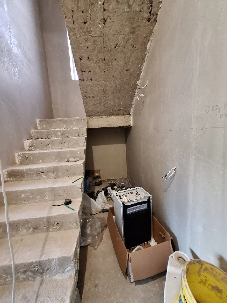 Продам дуплекс 107м2 з частковим ремонтом, є газ! Буча, цент