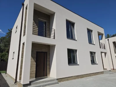 Продаж Дуплексів 110м² з ділянкою 2,5 сотки землі у зеленій