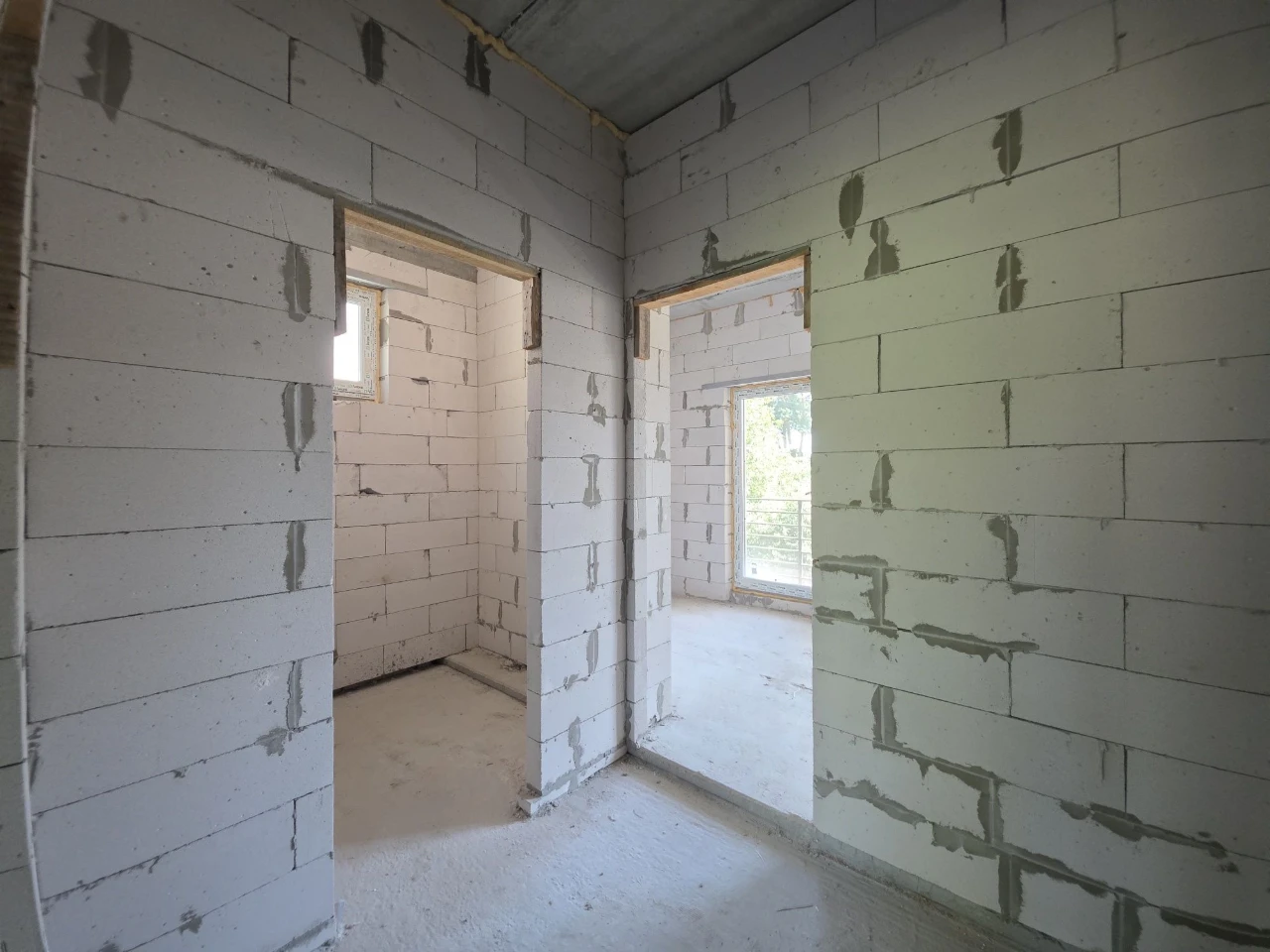 Продаж Дуплексів 110м² з ділянкою 2,5 сотки землі у зеленій