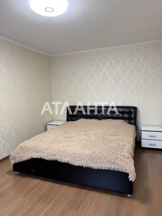 Продается трехкомнатная квартира 5 минут до центра Одессы.