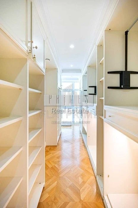 4-room apartment for sale 206m2, residential complex Novopecherski Lipki Pec