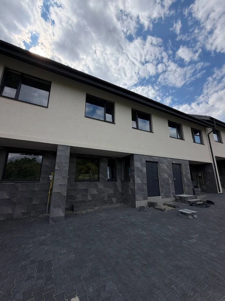 Продам таунхаус у Бучі 90,6 м² + мансарда 25 м²! Просторий,