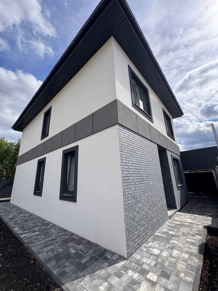 Класний будинок з центральними комунікаціями! 145 000$
