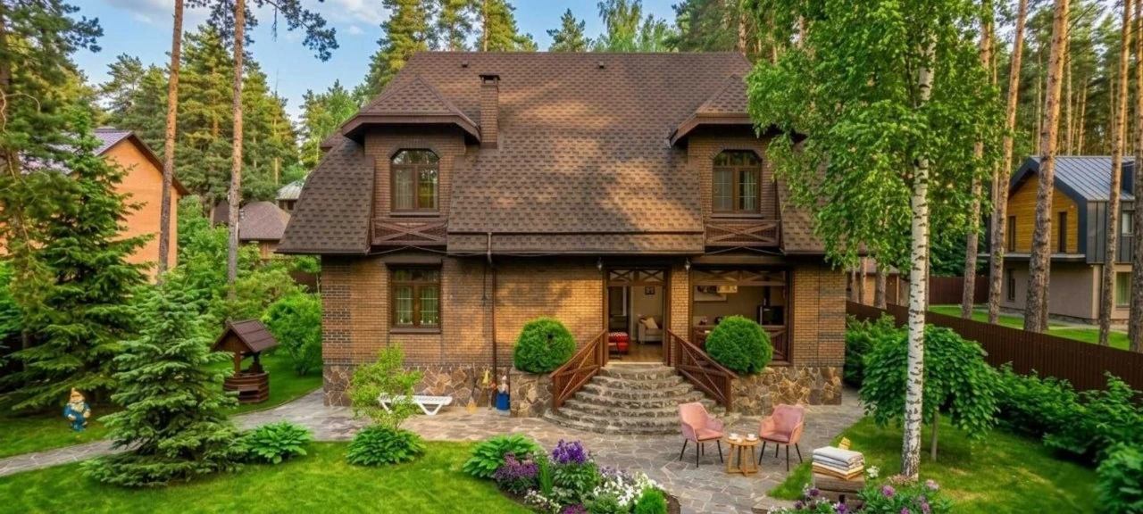 Буча від власника. Продаж просторого будинку в сосновому ліс