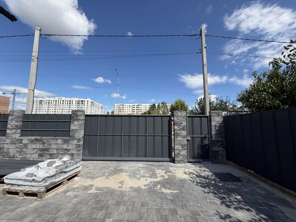 Продаж! Таунхаус з новим ремонтом! Центральні комунікації! Г