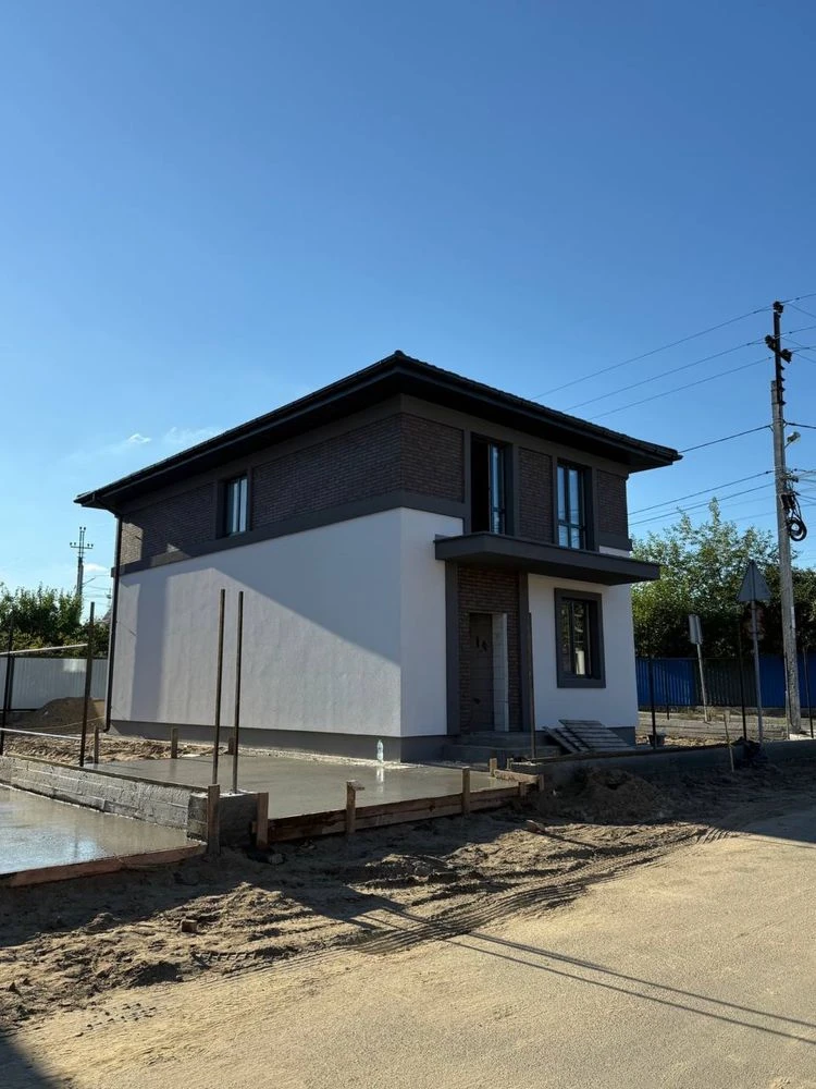 Окремий будинок в Бучі,газифікований,центральні комунікаціі!
