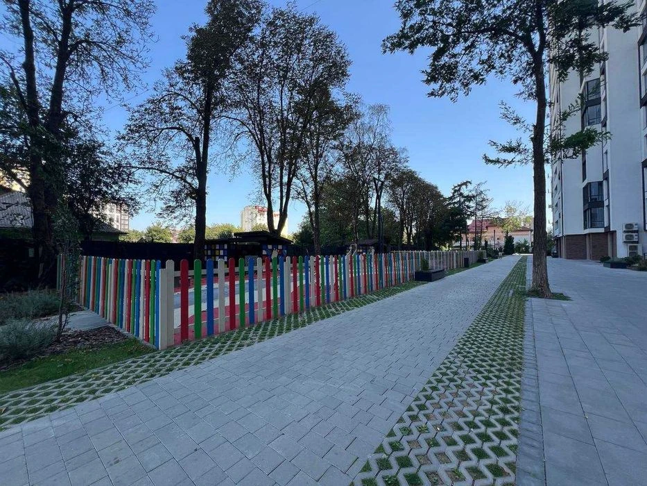 Продається двокімнатна квартира в елтіному комплексі