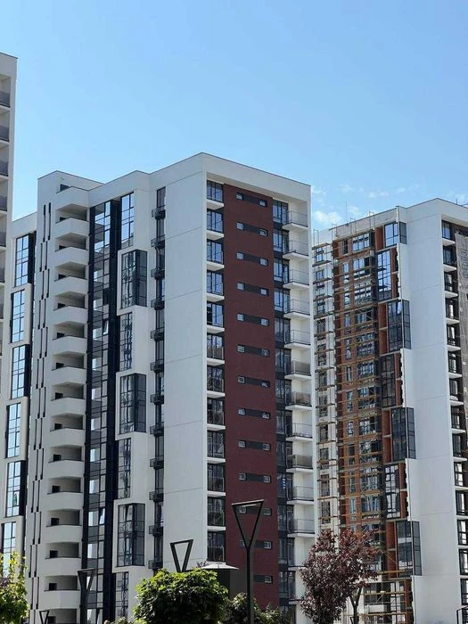Продається двокімнатна квартира в елтіному комплексі
