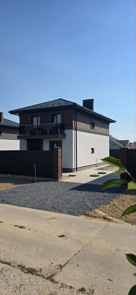 Будинок поруч з центром Бучі Є-ОСЕЛЯ, сертифікат, ваучер