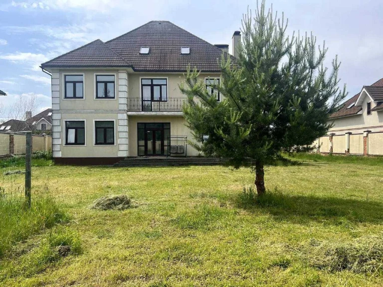 Дом. Будинок з ремонтом 522м2.Село Буча.Лісова Буча.Рассрочк