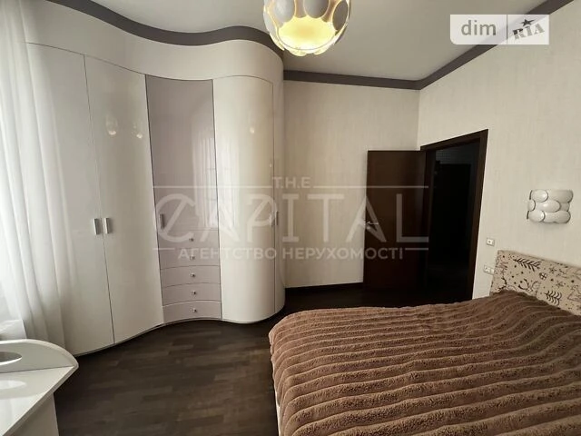Sale of 3-room apartment 99 sq. m. on Stepana Rudnytskoho St. 18 •