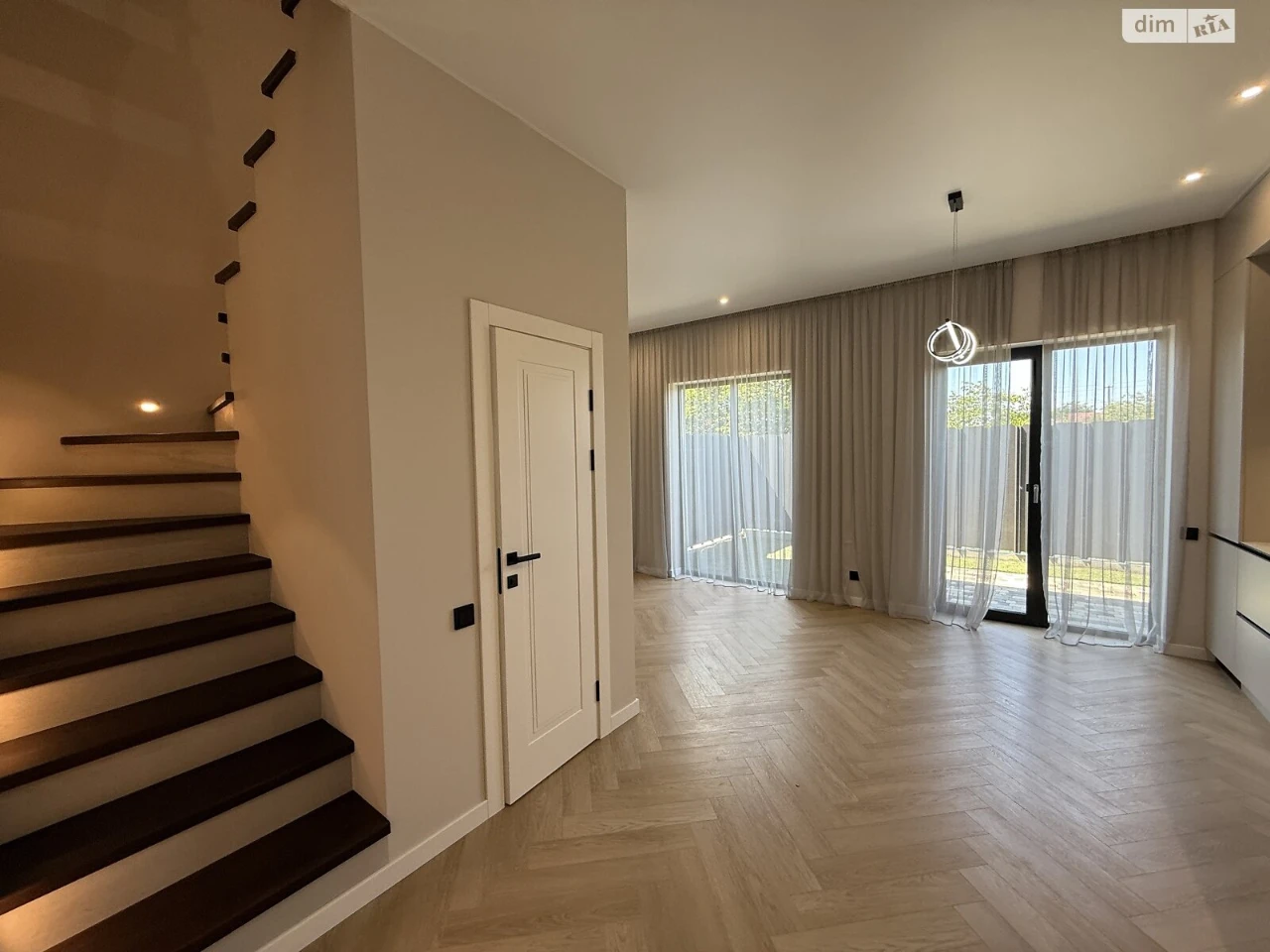 Продаж Таунхаус