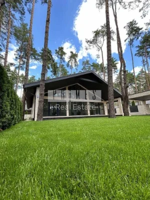 Продаж будинку з чистовим оздобленням, сосновий ліс, Буча Лі