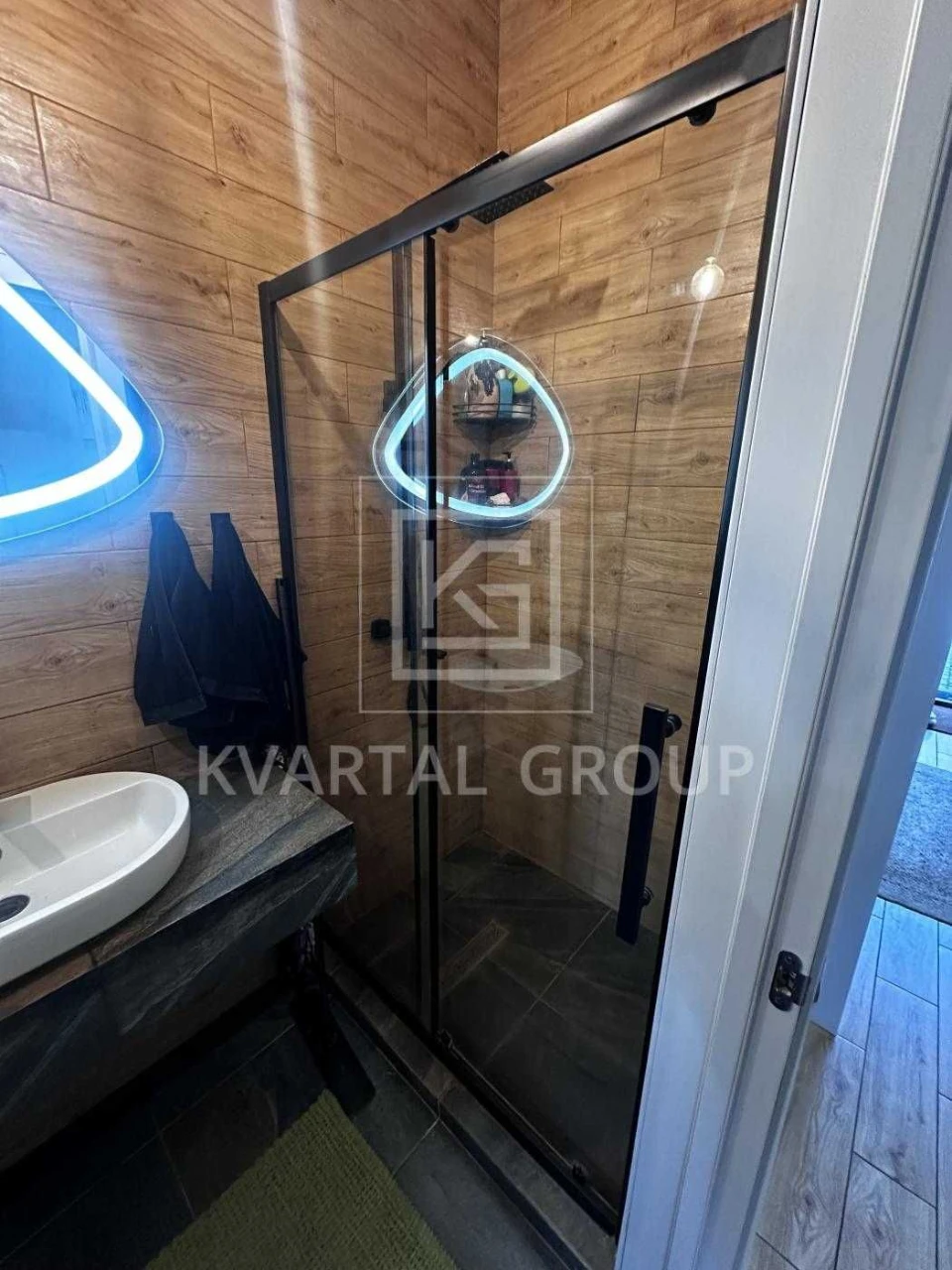Продам Ексклюзивний кутовий таунхаус з Дизайнерським Ремонто