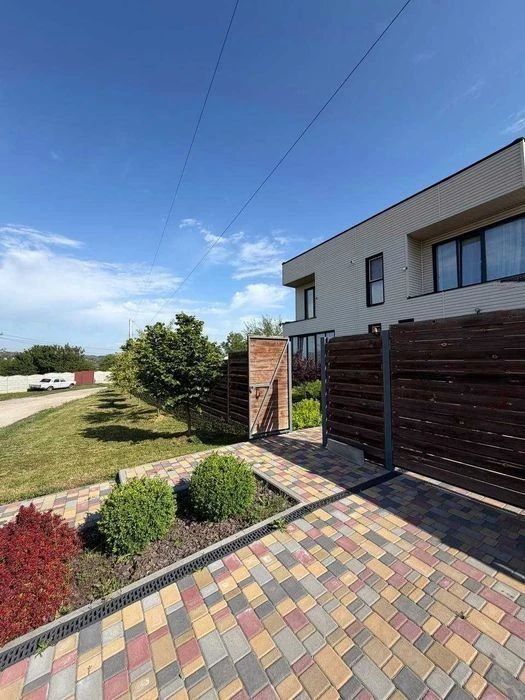 Власний будинок у Бучі - 135 м², 2 поверхи, ділянка та парко