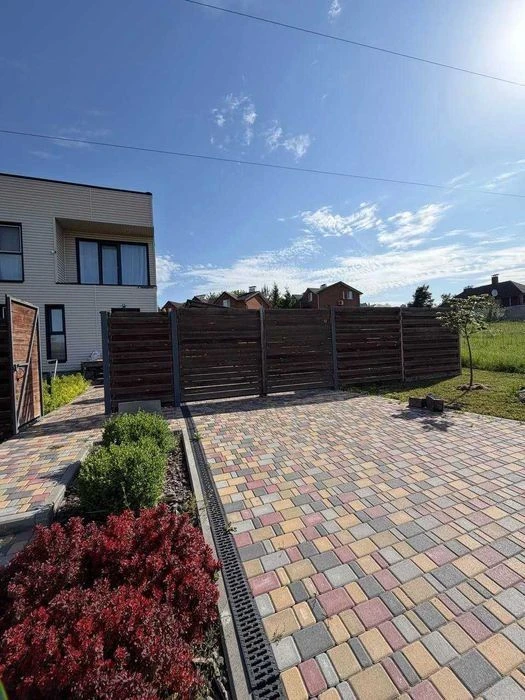 Власний будинок у Бучі - 135 м², 2 поверхи, ділянка та парко