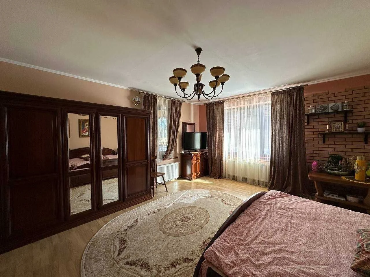 Продаж будинку 166м². Меблі. Техніка. 3 спальні. Ремонт. Сау