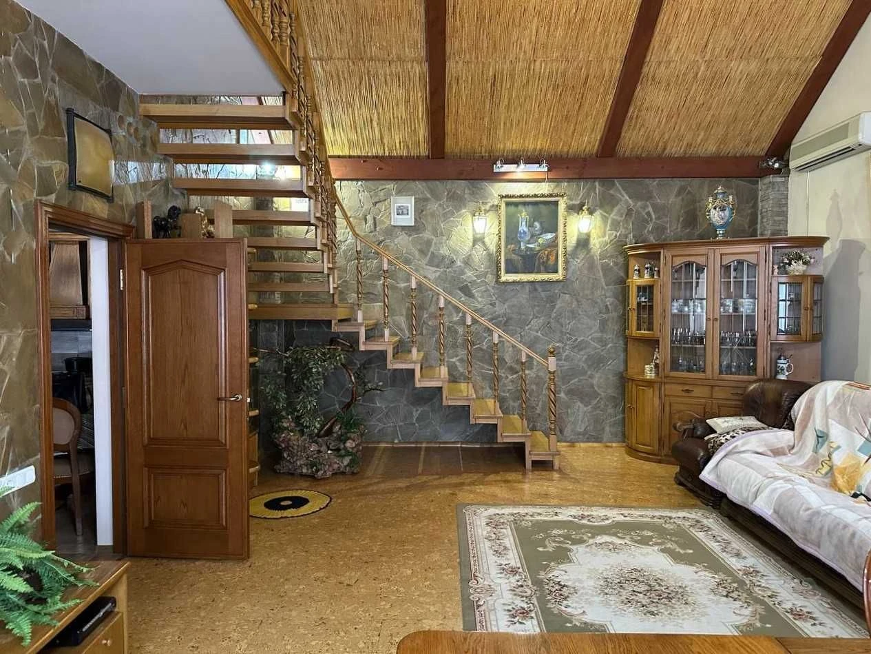 Продаж будинку 166м². Меблі. Техніка. 3 спальні. Ремонт. Сау