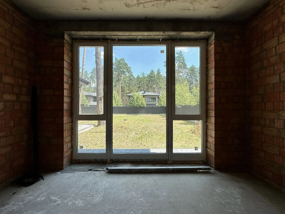 Якісний будинок у лісовій Бучі з газом.
