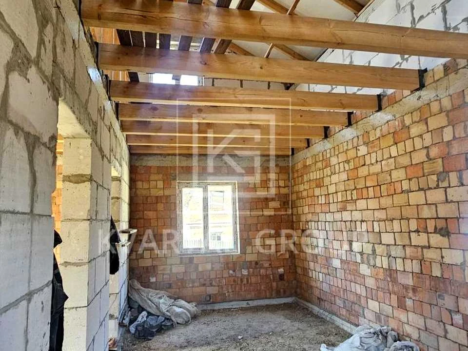 Будинок. Буча, Квіткова