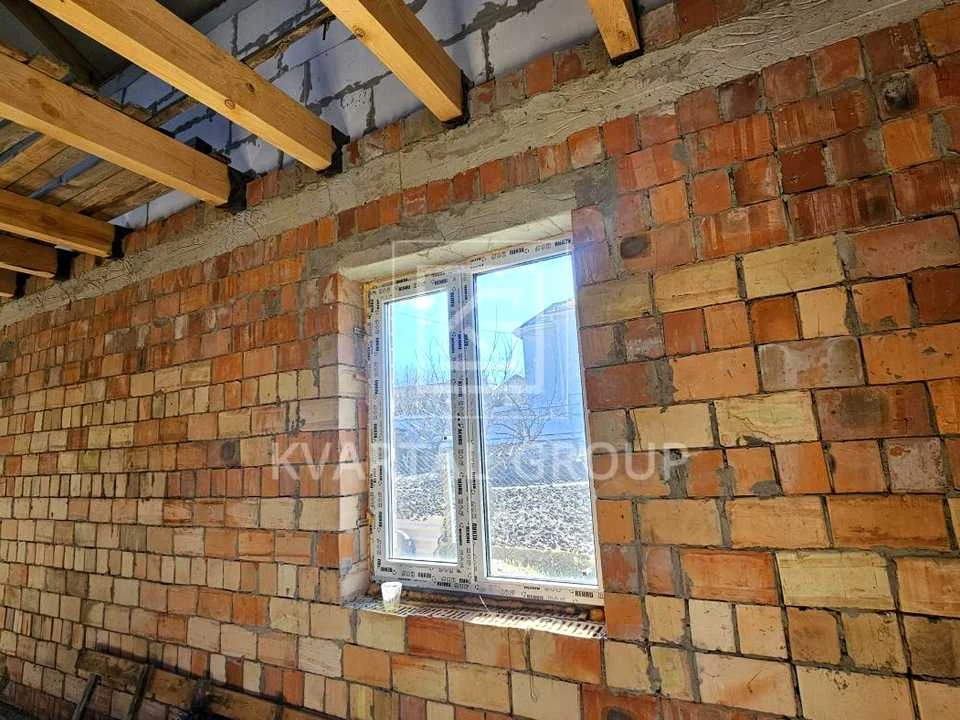 Будинок. Буча, Квіткова