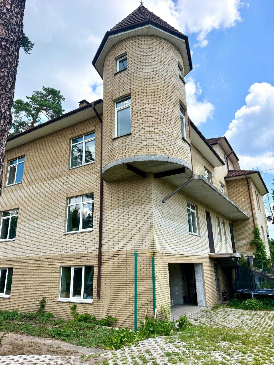 дуплекс в лісовій Бучі поруч зі школою №2 та Академією спорт