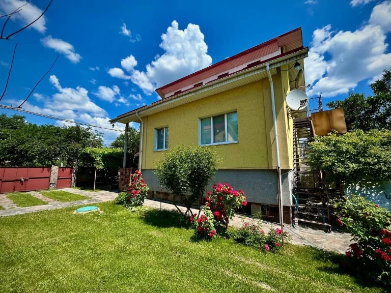 Будинок в Бучі. З гостьовим будинком! Ділянка 8,5 соток. Цен