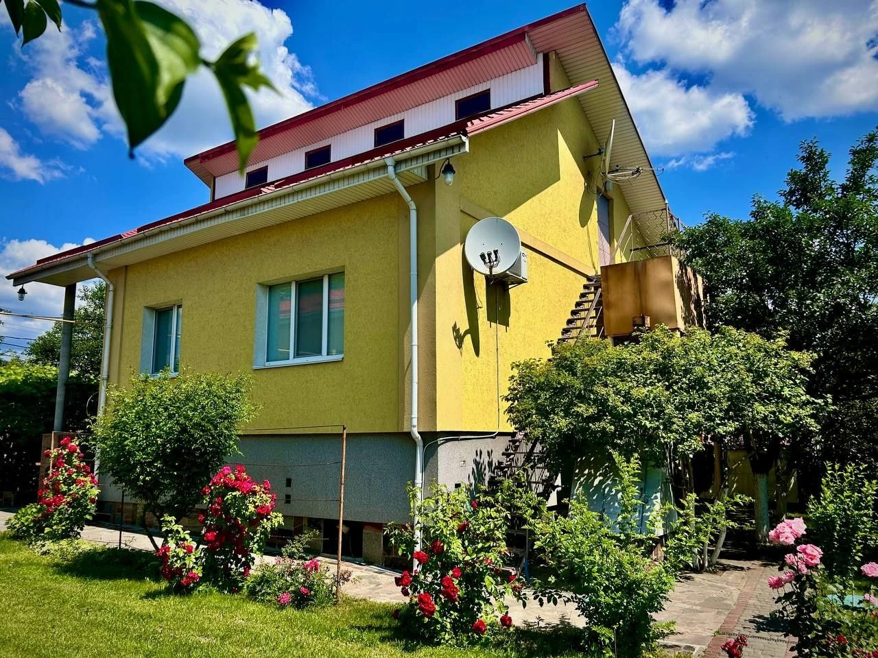 Будинок в Бучі. З гостьовим будинком! Ділянка 8,5 соток. Цен