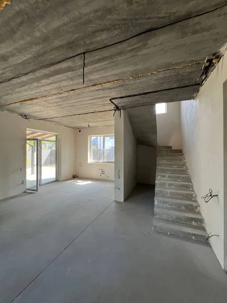 Продаж будинку 150 м² у Бучі! 4 спальні, закрита територія,
