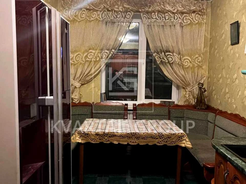 Будинок. Буча, південна