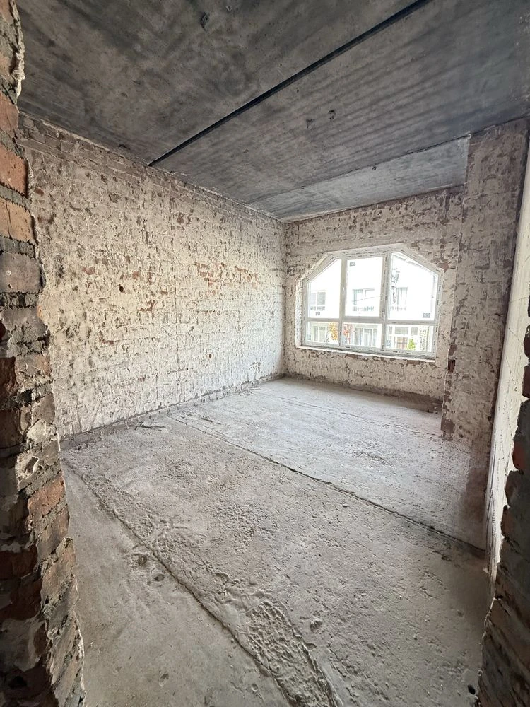 Продам ТАУНХАУС ЖК  750$-м/кв