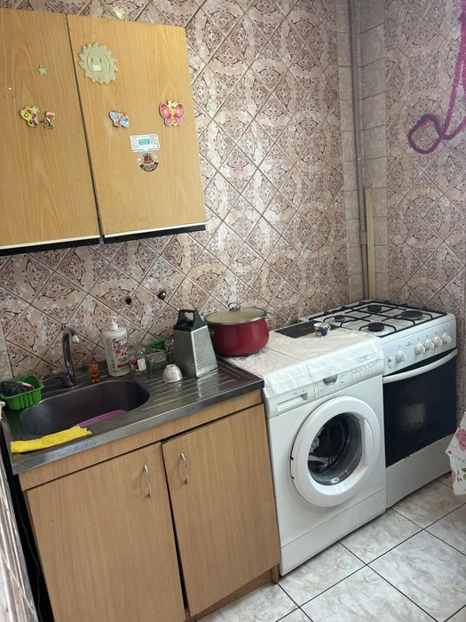 3 rooms for sale, metro station Oleksiivska