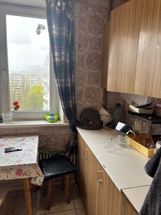 Продаж 3 к кв, метро Олексіівська