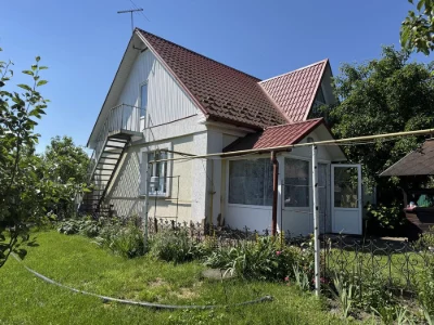 Будинок з великою  ділянкою Буча