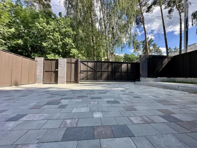 Дуплекс з газом у Бучі у центральній частині.