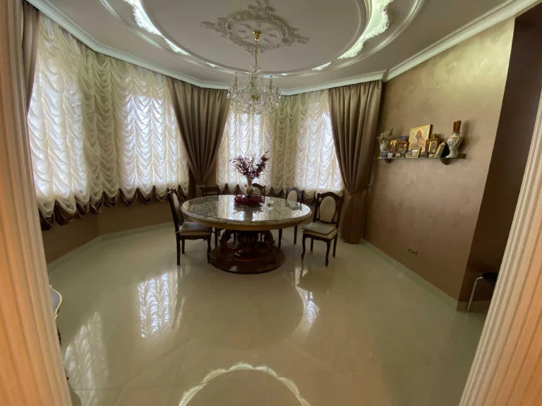 Розкішний будинок 295 м² з теплонасосом, сауною та ділянкою