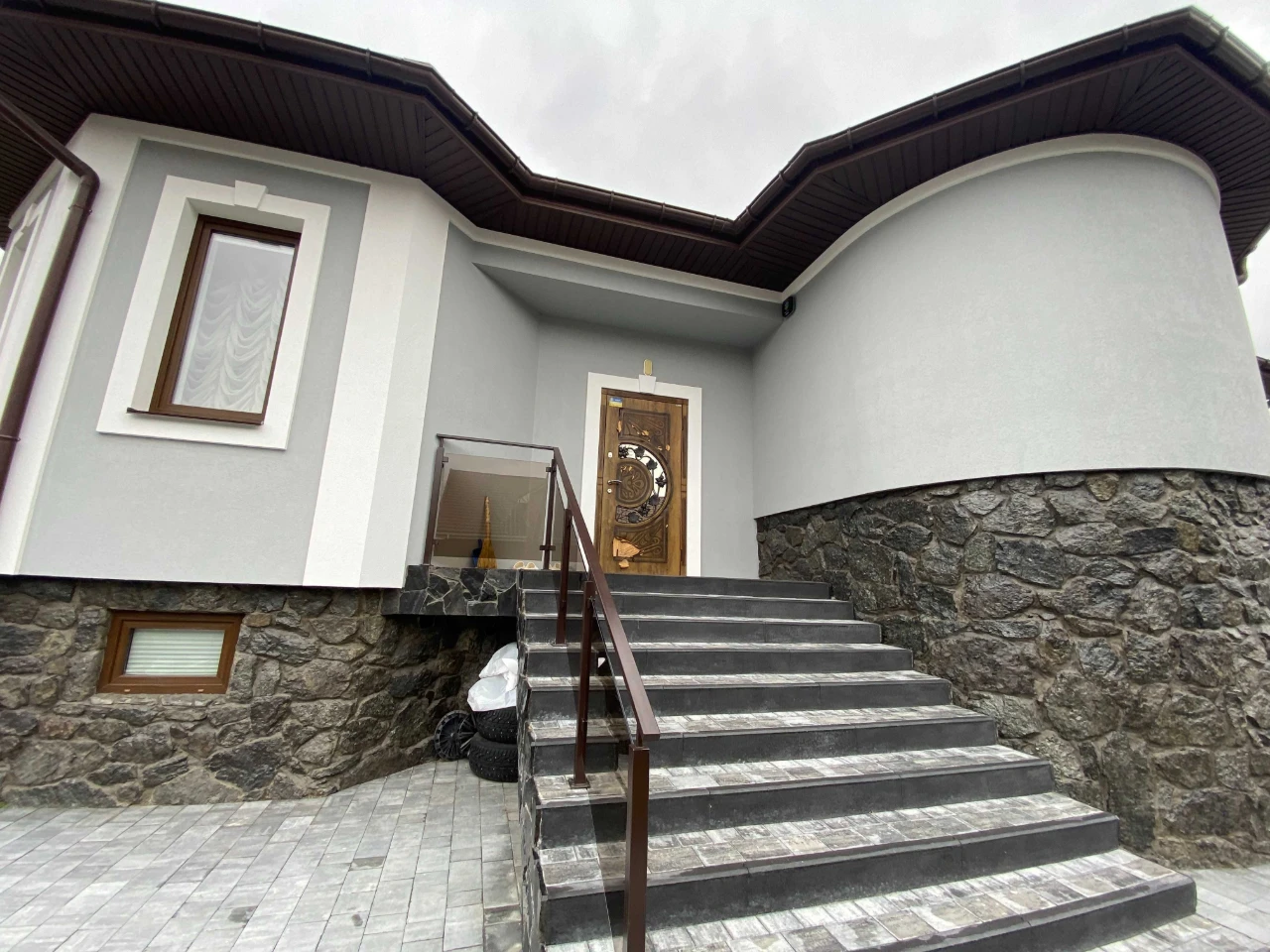 Розкішний будинок 295 м² з теплонасосом, сауною та ділянкою