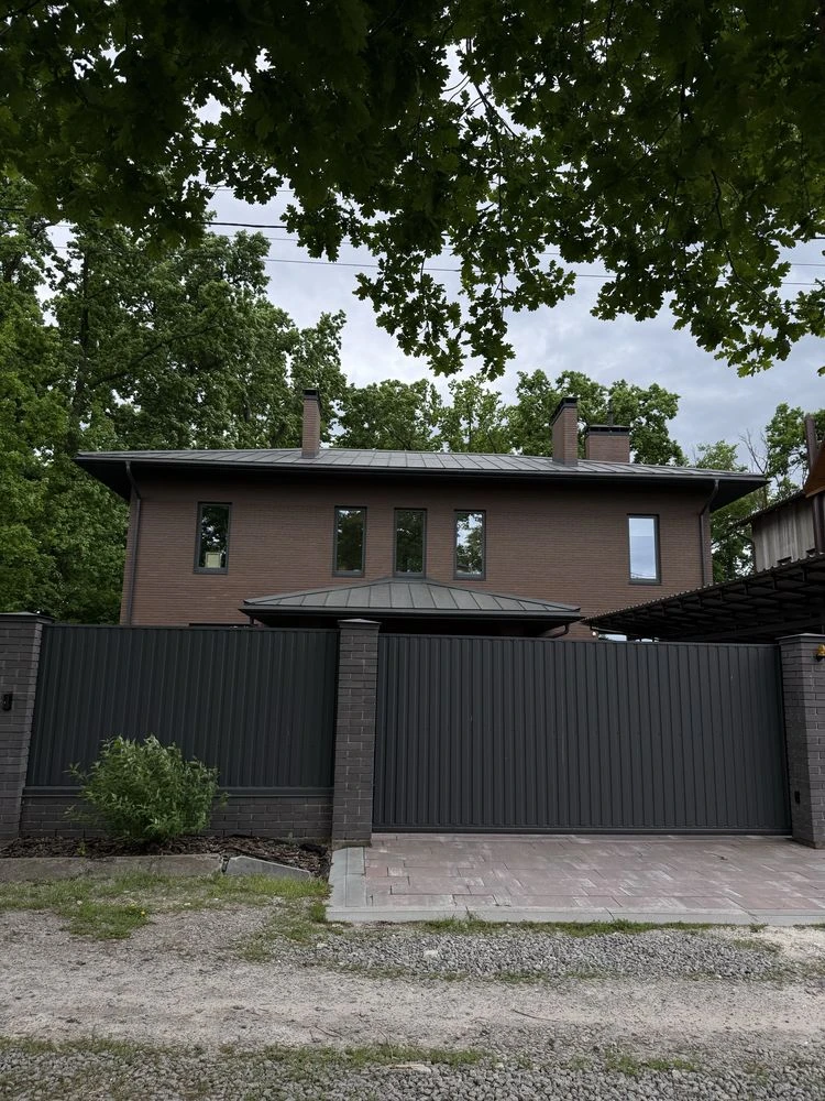 Будинок 290 м² у центрі Бучі | 14 соток | Автономний | Розум