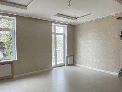 Продам 3-х комнатную квартиру в клубном доме на улице Львов.