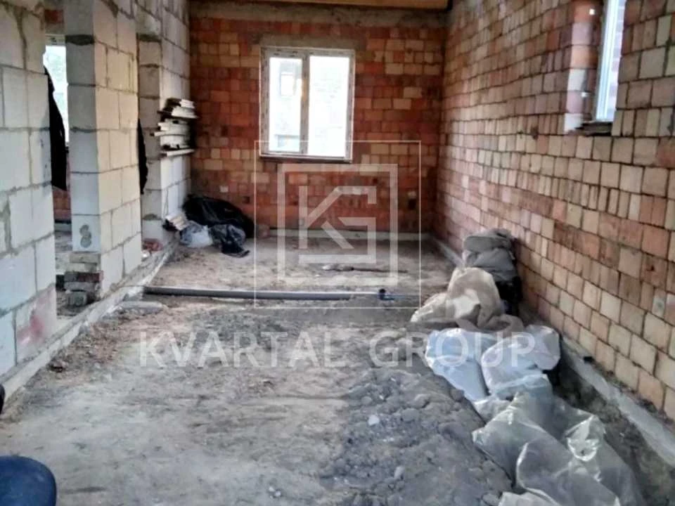 Будинок. Буча, КВІТКОВА