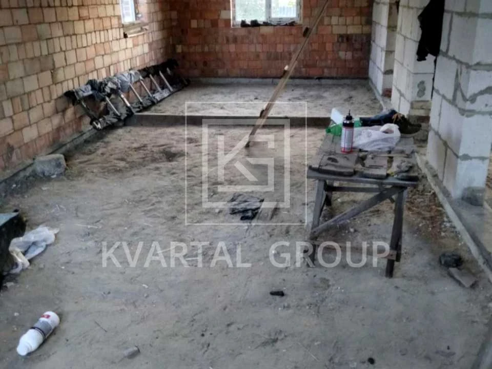 Будинок. Буча, КВІТКОВА