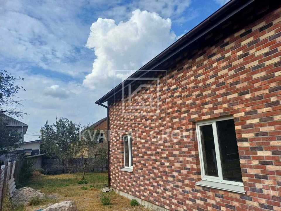 Будинок. Буча, КВІТКОВА
