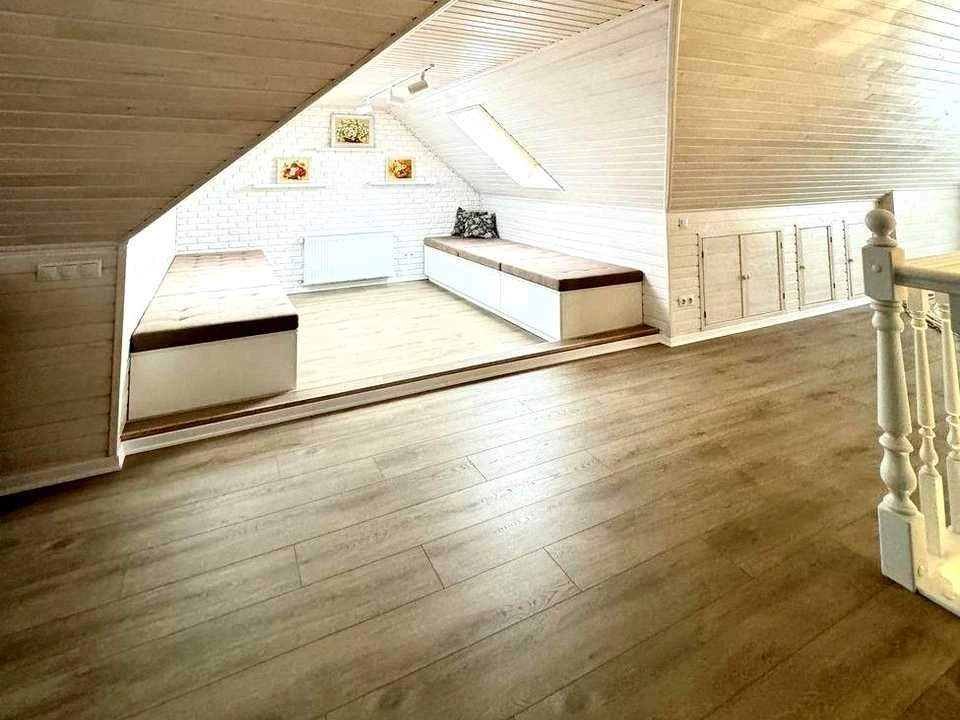 Будинок. Буча, Богдана Хмельницького бульв.