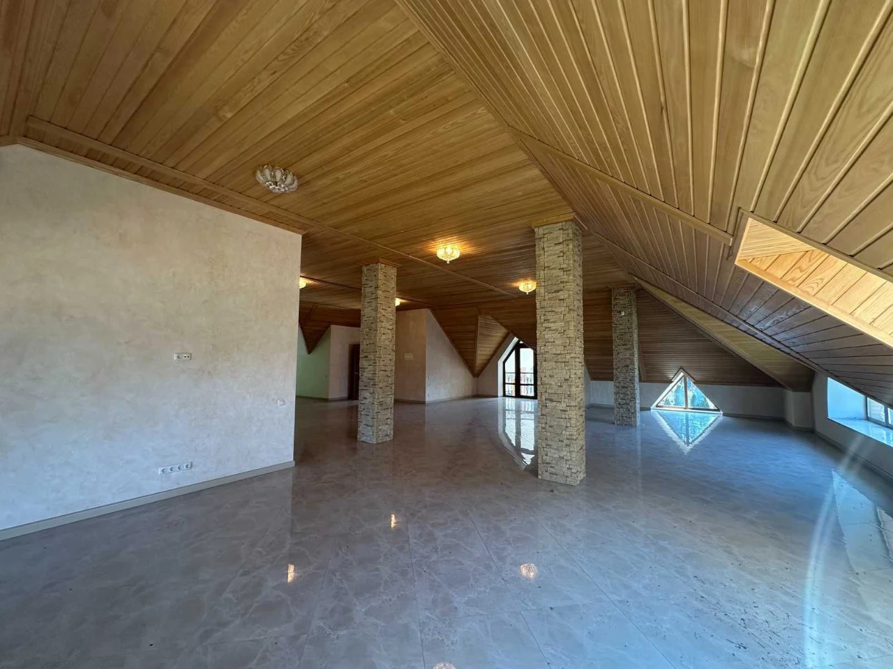 Будинок Буча І 500 м² І ділянка 30 соток І лісова локація І