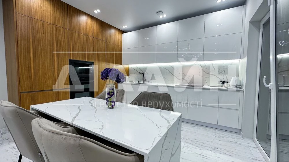 New fabulous house of VIP class on V.Luga, 115 m2, 3 bedrooms