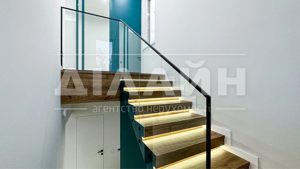 New fabulous house of VIP class on V.Luga, 115 m2, 3 bedrooms