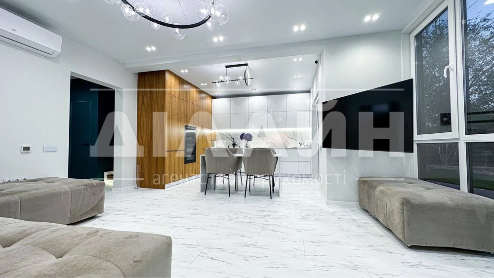 New fabulous house of VIP class on V.Luga, 115 m2, 3 bedrooms