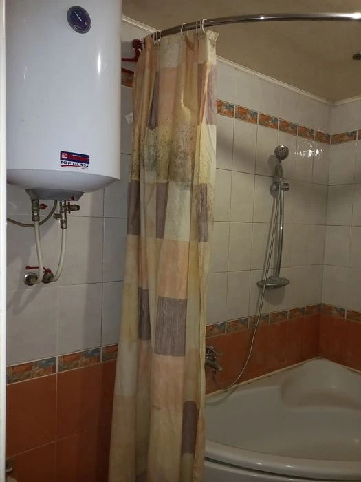 One-room apartment for sale, 2 minutes from Kholodnaya Gora metro station.