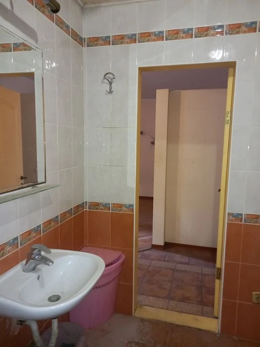 One-room apartment for sale, 2 minutes from Kholodnaya Gora metro station.