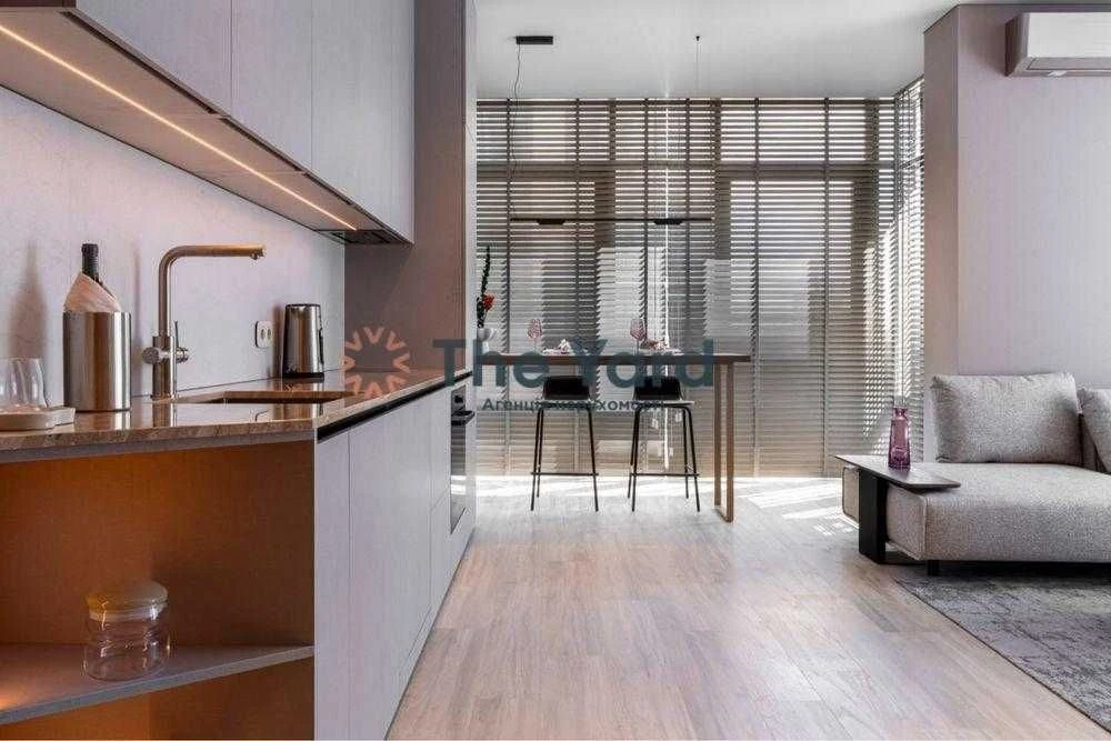 WITHOUT% Sale of 2-room apartment in the residential complex "Novopecherski Lipky", And St.